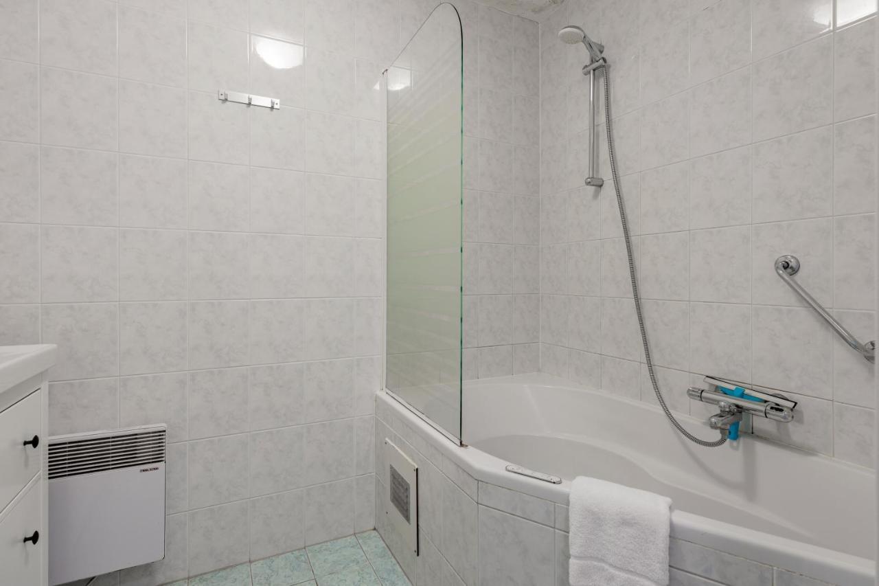 Escape, Appartement Met Groot Terras บูเริน ภายนอก รูปภาพ